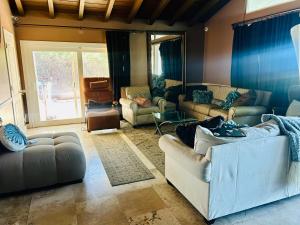 500sqft Studio ADU GuestHouse Private Entry Kitchen Bath 270VIEW Pool 2Acre Gated Estate