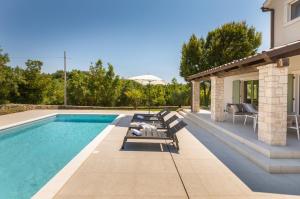 Villa Philia by Villsy