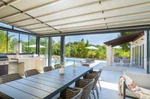 Villa Philia by Villsy