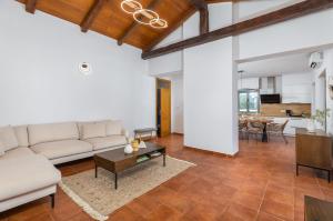 Villa Philia by Villsy