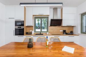 Villa Philia by Villsy