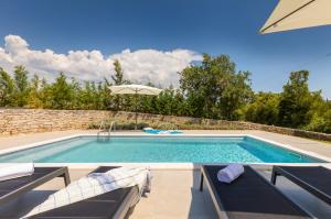 Villa Philia by Villsy