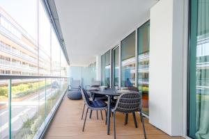 Waterfront Suite 3