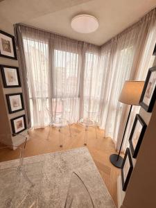 Takumi - Ishi - The Art of Refined Living