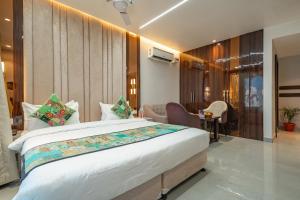 Tripli Hotels Evara Inn