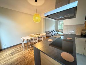 Le Gaston de Belair - Room 002 - 1st floor - Shared Kitchen