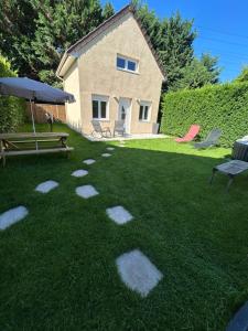 Villas Nouvelle maison avec jardin et jacuzzi a 20 min de Paris : Villa 2 Chambres