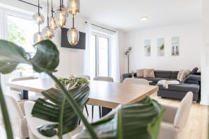 Das Strandhaus, bis zu 8 Personen, mit Garten, 250 Meter fussläufig zum See