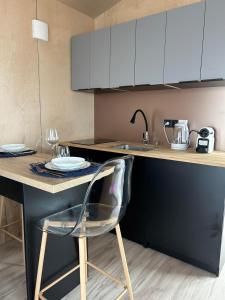 Tiny House Chambre Salon Cuisine by EXTINY