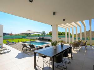 Elegant Lake Balaton Villa