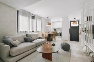 Minori - 2 bedrooms and pool in Poblenou