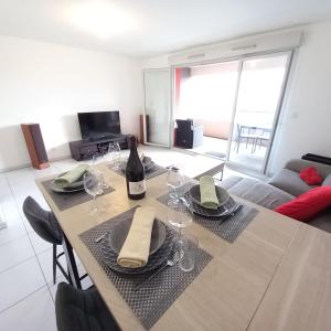 Le Barbusse LYON-T3-Garage-Terrasse-3 lits-Home Cinema