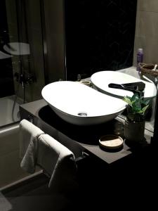 Best Canal View Studio in AG Tower Business Bay