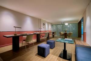 Express by M Village 46 Thảo Điền