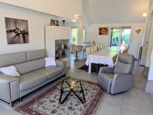 Villas Calme, espace, grand jardin, parkings, 14 persons, 10 min place Conleau : photos des chambres