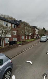 The Coral Suite - 2 Bedroom Apartment with 5G Wi-Fi in Lakeside, Cardiff minutes from Roath Park Lake