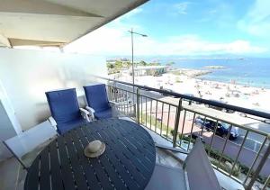 Cap dAntibes Studio et terrasse face à la mer