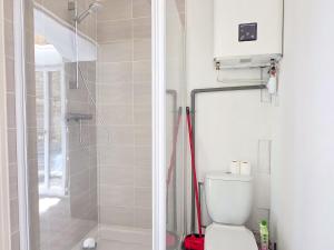 Appartements Le Metairie, Parking Prive, 5min de la Gare, Central : photos des chambres