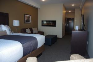 Best Western Plus Lacombe Inn and Suites