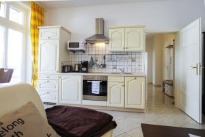 Strandgeflüster App2 - Strandpromenade seitlicher Meerblick, Strandkorb saisonal