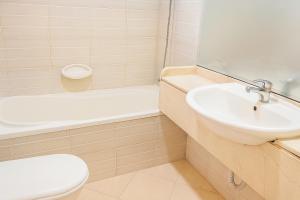 COZY 2 BEDROOM FAMILY APARTMENT DUBAI SHARJAH BORDER By MAUON COM