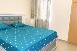 COZY 2 BEDROOM FAMILY APARTMENT DUBAI SHARJAH BORDER By MAUON COM