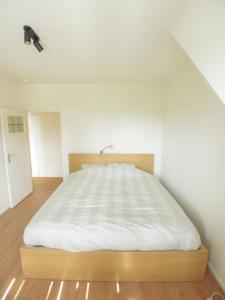 Top floor apartment at Saint Peters Station