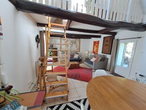 Penty rénové au calme dans village typique Crozon