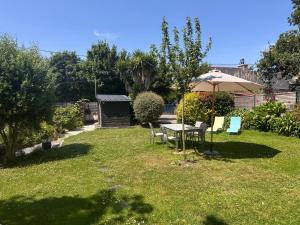 Penty rénové au calme dans village typique Crozon