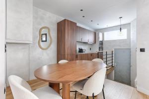 Maison de charme au coeur de Batignolles - 4-Sterne-Hotels in Paris