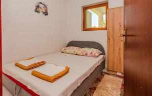 Cozy Apartment In Nin With Wifi