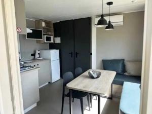 Campings Camping 3 etoiles - Piscine - eehch0 : photos des chambres