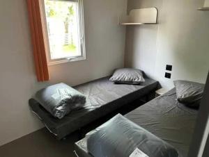 Campings Camping 3 etoiles - Piscine - eehch0 : photos des chambres