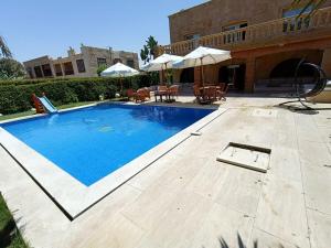 Marina 7, 2nd row villa, sea and lake