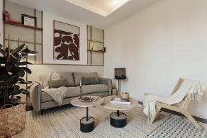 Alaju - 3 bedrooms and balcony in Les Corts