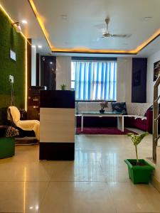 Hotel Komal Palace Anand Nagar