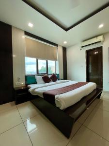 Hotel Komal Palace Anand Nagar