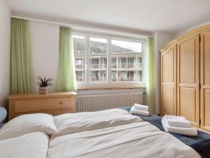 Apartment Regina Apt Golfblick by Interhome