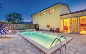 Beautiful Home In Jurdani With Wifi - 4hvězdičkové hotely ve městě Jurdani