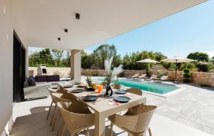 Stunning Home In Kras With Wifi