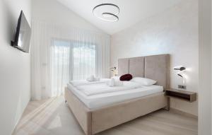 Stunning Home In Kras With Wifi