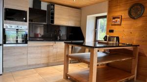 Chalets RELAX CHALET Nature Retreat - isole sur 3 hectares - confort de LUXE - maison entiere 150m2 - pres de La Bresse : photos des chambres
