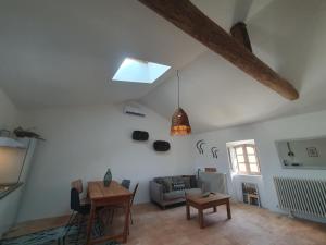 Appartements Maison Grand Rue - Vue Exceptionnelle sur le Luberon : photos des chambres