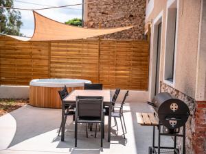 Maisons de vacances Gite des Rousseles - Climatisation, Spa, jardin : photos des chambres