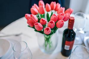 Month Special in Salford, Fully Equipped, WiFi