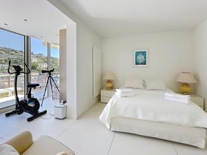 Penthouse 2-Bedroom apartment with 360º views and parking