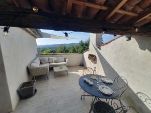 Appartements Maison Grand Rue - Vue Exceptionnelle sur le Luberon : photos des chambres