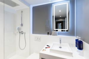 Executive Room with a King Bed room in Novotel Luxembourg Kirchberg