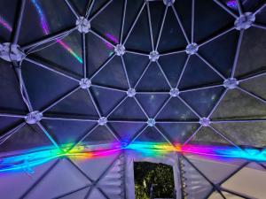 Tentes de luxe Hebergement insolite en bulle et spa : photos des chambres