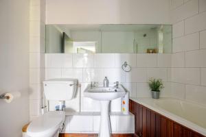 Charming Summerhouse Annexe in lush gardens in Fowey